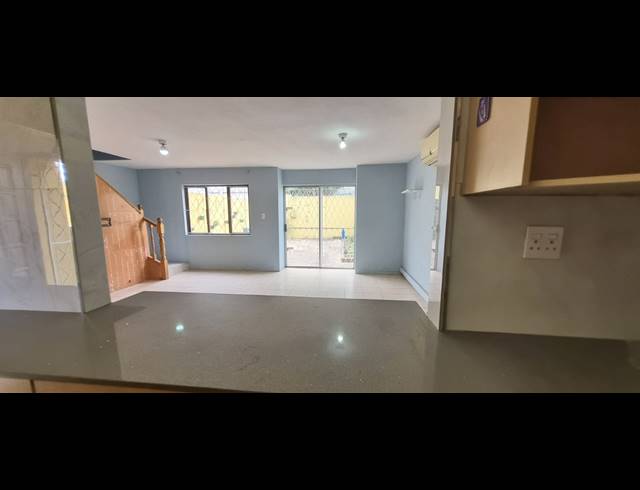 3 BEDROOM FLAT FOR SALE IN GLENWOOD